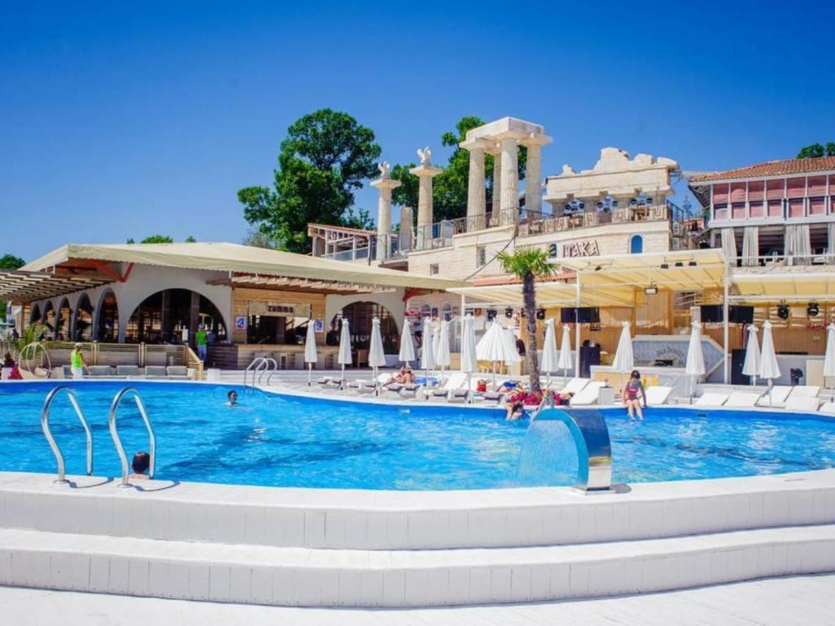 Arcadia Vip-Apartments In Golfstream Odesa Exterior photo